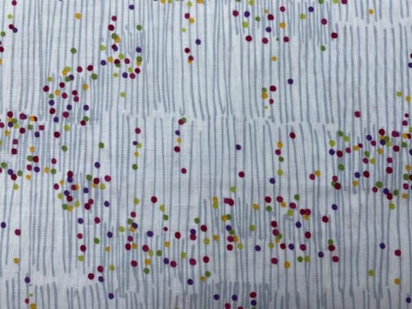 Patchwork stof - hvid med grå streger og farverige prikker