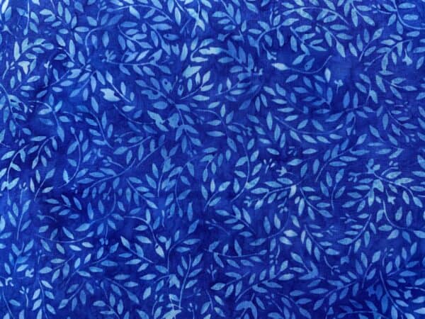 Patchwork stof - mørk blå med lyseblå blade