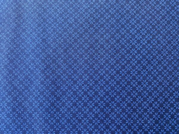 Patchwork stof - blå med lyseblå mønster