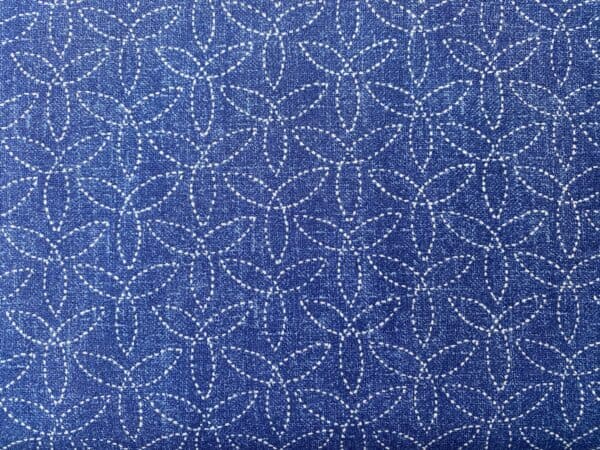 Patchwork stof - blå med hvidt mønster