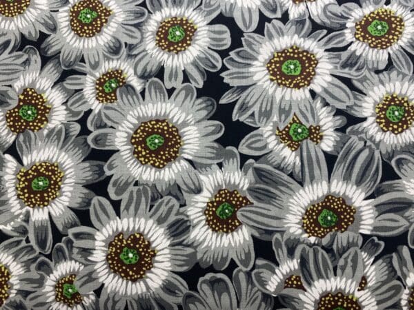 Patchwork stof - Kaffe Fassett - Grå blomster på sort bund