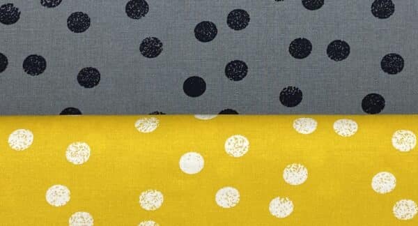 Patchwork stof - grå med sorte prikker og gul med hvide prikker